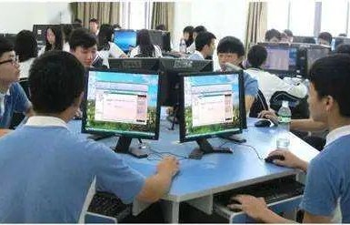 高中电子商务专业简单吗